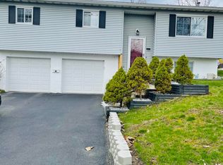 520 Summit Ave, Clarks Summit, PA 18411
