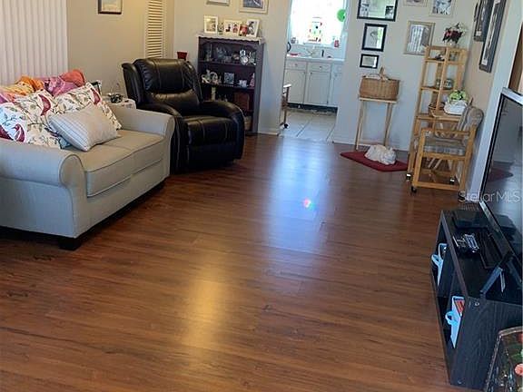 4th image of 5120 Lily St N #165