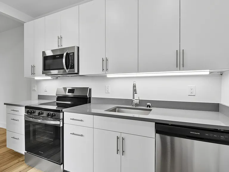 920 Riverside Dr #67 — Photo 3