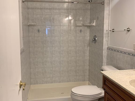 4th image of 4182 N Marine Dr #1405