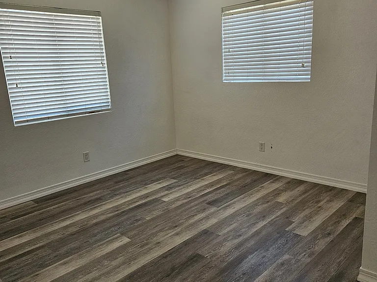 1026 W Lark Ave — Photo 11