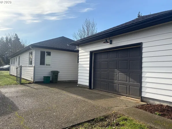 1414 Highland Ave, Coos Bay, OR 97420