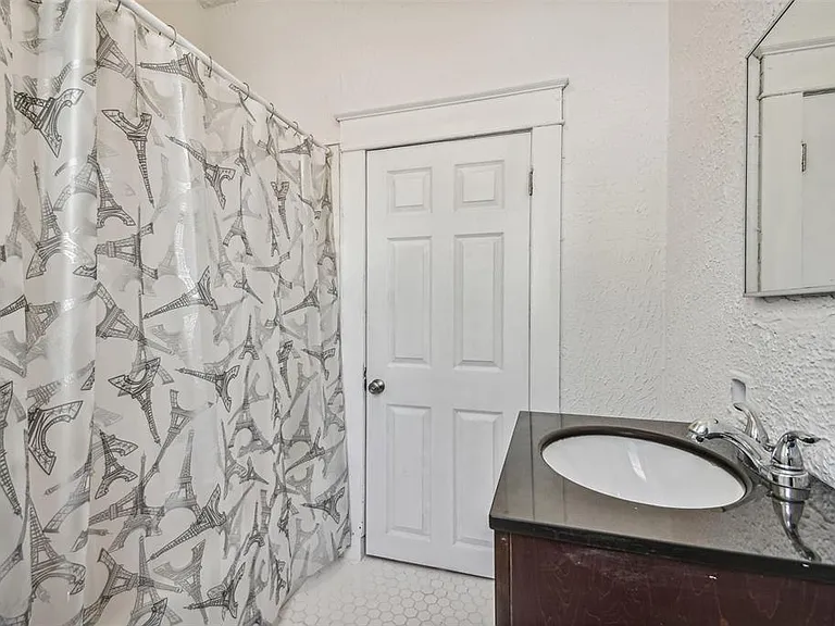 1913 W Lemon St — Photo 25