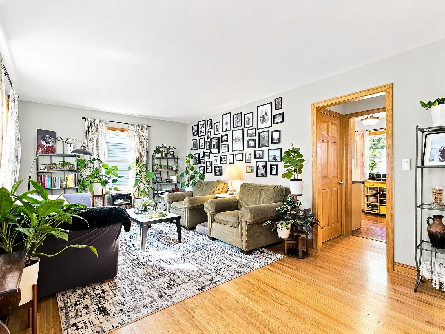 3 bed, 1512 sqft, $2,250 — Photo 3