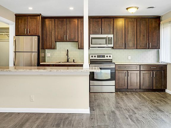 2nd image of 517 Vera Ave #5