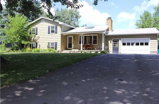 1st image of 30 Beverly Dr