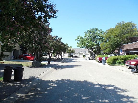 2nd image of 2628 Glenmore Dr