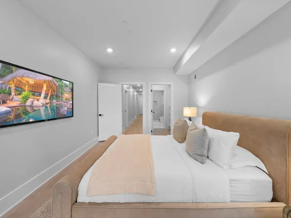 124 Glenwood Avenue image 12 of 35