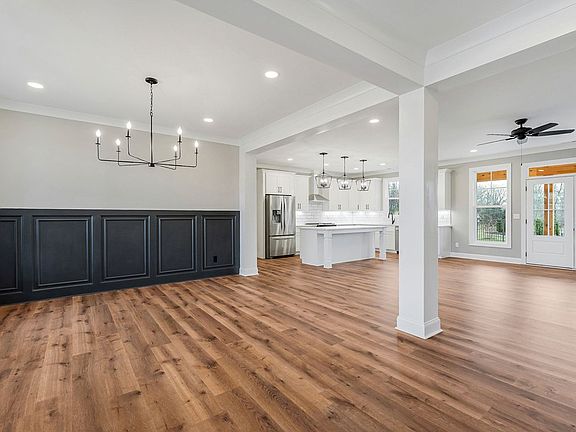 2nd image of 3105 Westowne Cir