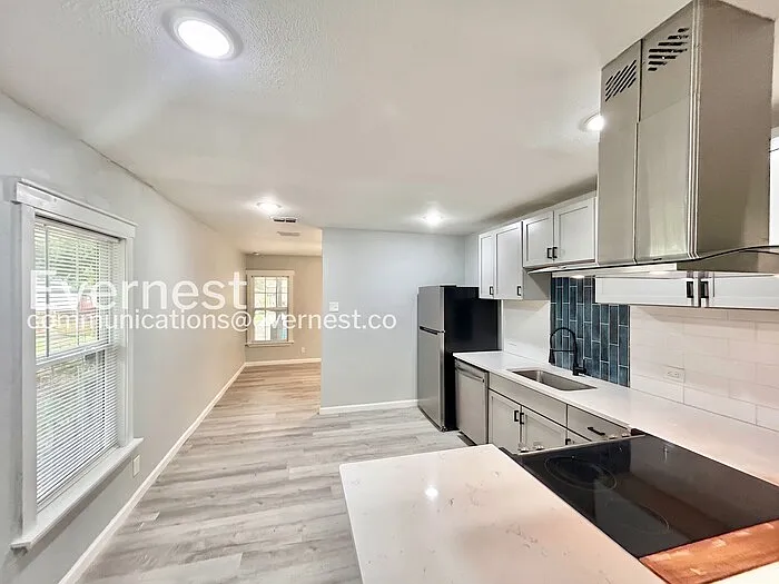 4328 Waits Ave — Photo 3