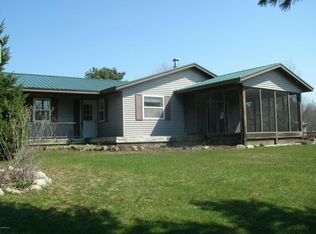 1222 W Edgar Rd, Six lakes, MI 48886