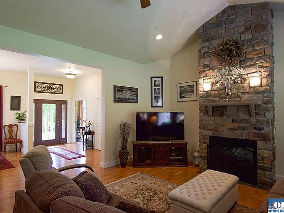 4th image of 613 Delguzzi Dr