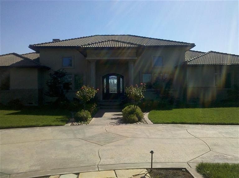 1st image of 5242 Black Oak Dr