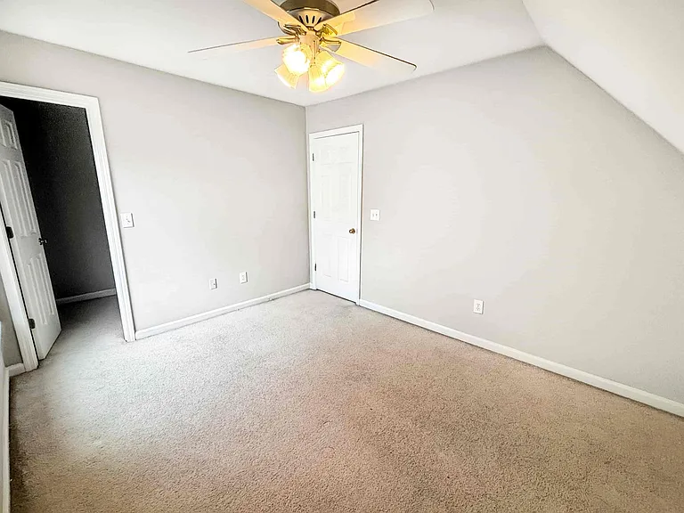 2092 Drogheda Ln — Photo 22