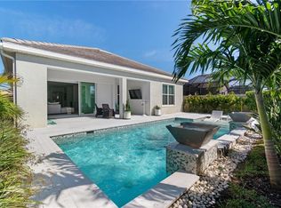 3272 Pilot Cir, Naples, FL 34120