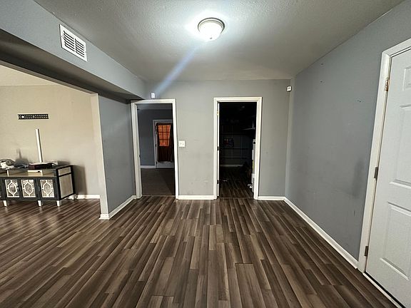 4th image of 2811 Glenn Hills Drive