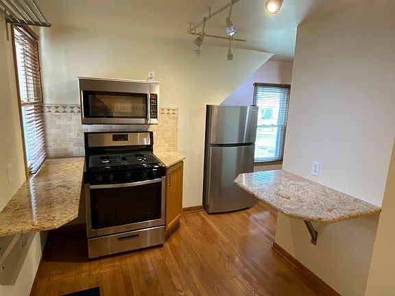 3rd image of 1053 Sperl St #B