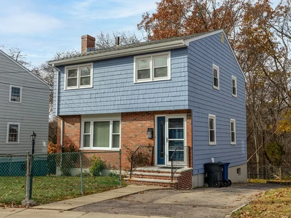 109 Thompson St, Hyde Park, MA 02136