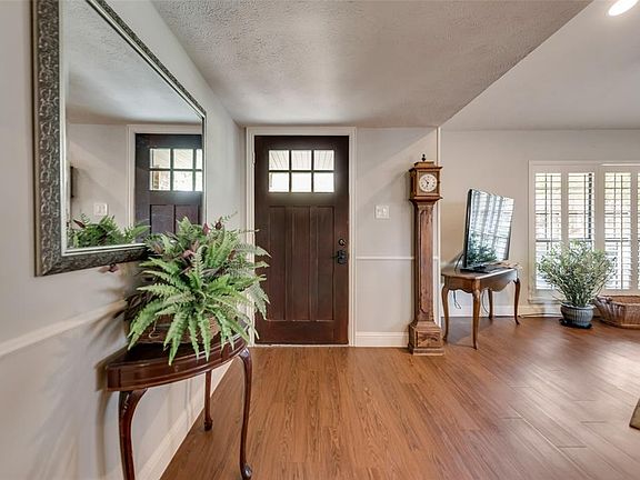 5th image of 5718 Diana Dr