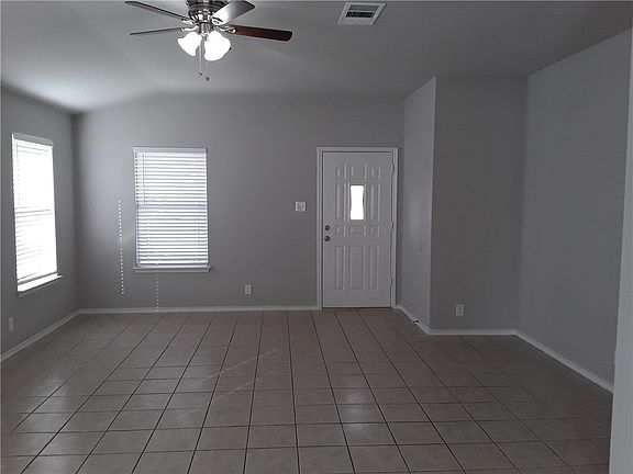 3rd image of 215 Katy B Ln