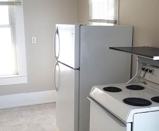 5th image of 1046 Barland St #B
