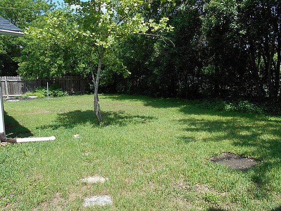 4th image of 518 Josephine St