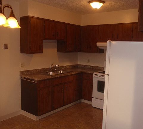 5th image of 106 Camelot Ct APT 2