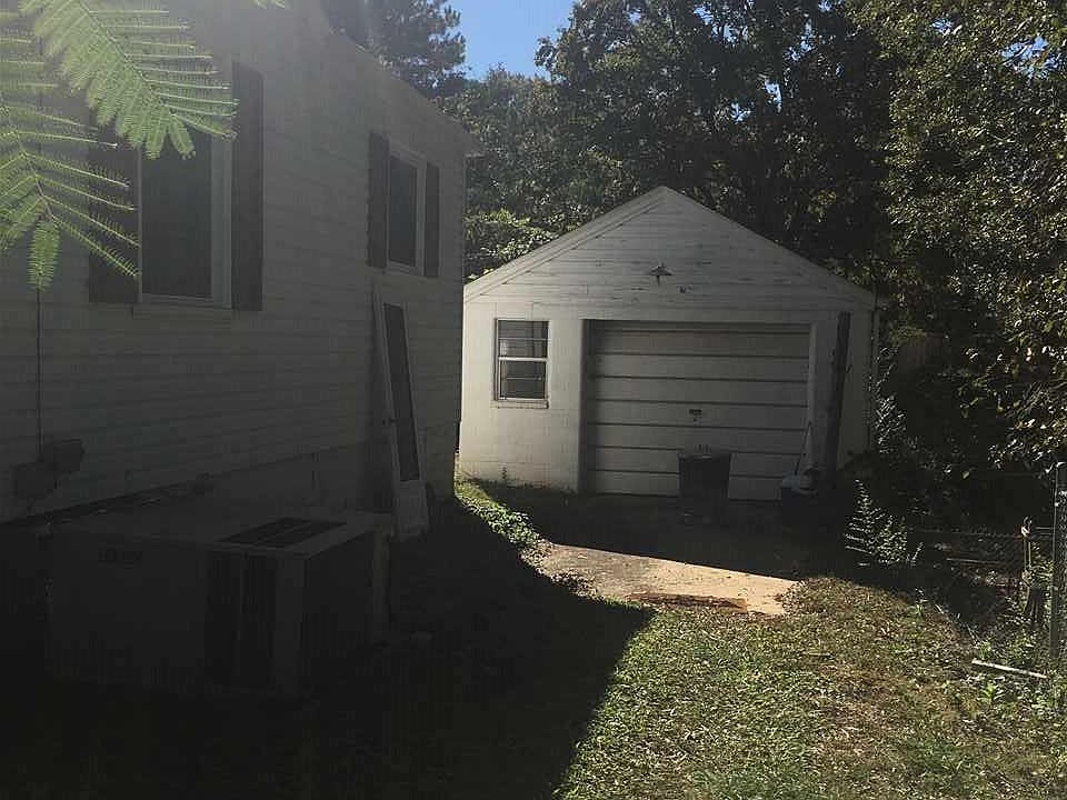 2nd image of 202 Myers Ave