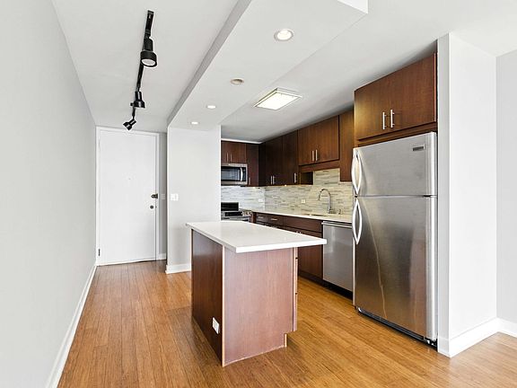3rd image of 1660 N La Salle St #2910
