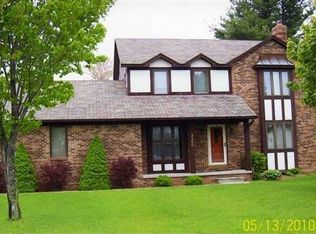 3300 Amberwood Dr, Port Huron, MI 48060