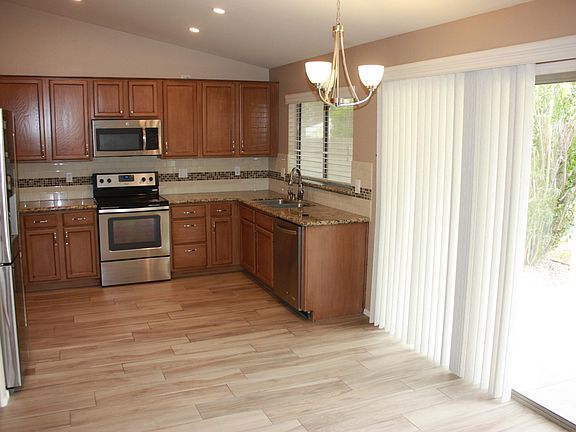 3rd image of 1150 W Canary Way