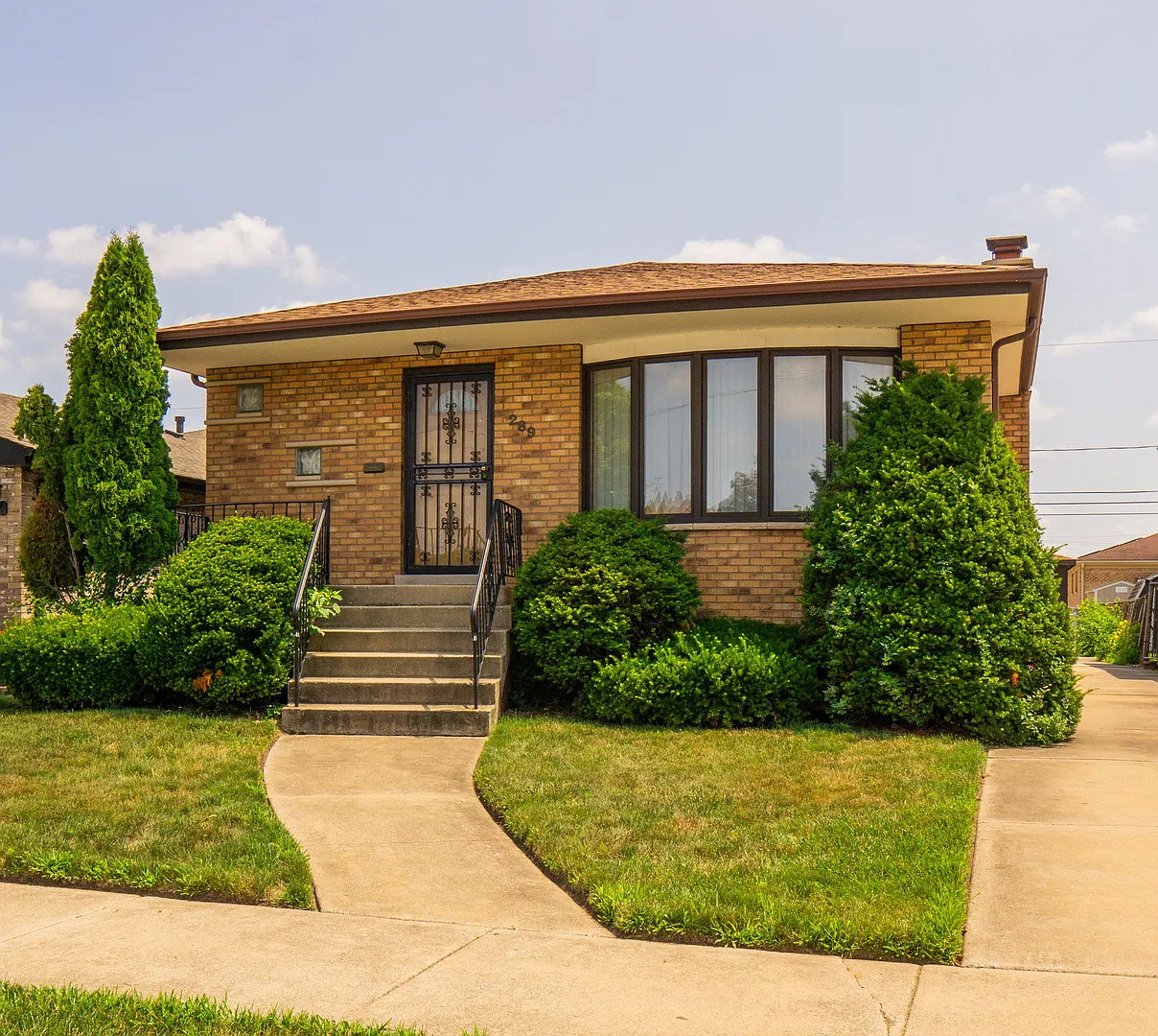 289 Saginaw Ave photo 1