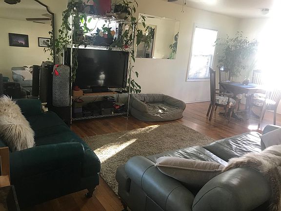 5th image of 210 Manzanita Ave