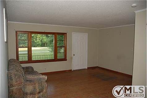 2nd image of 400 Flower Lane Dr