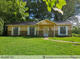 1732 Brookhollow Cir, Jackson, MS 39212