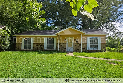 1732 Brookhollow Cir Photo 1