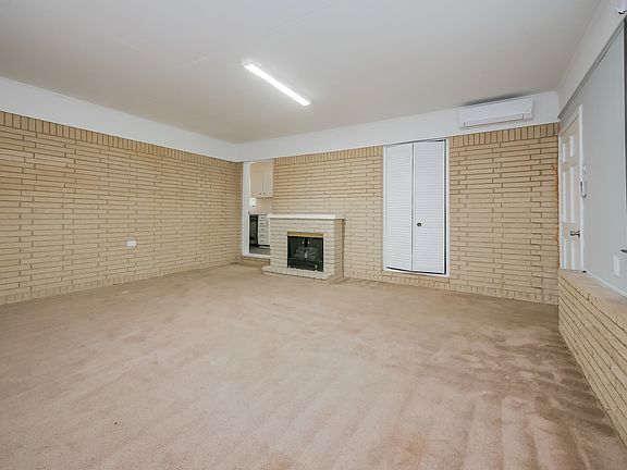 3rd image of 5645 Morning Creek Cir