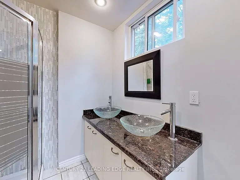 233 Borden St #MAIN LEVEL — Photo 12