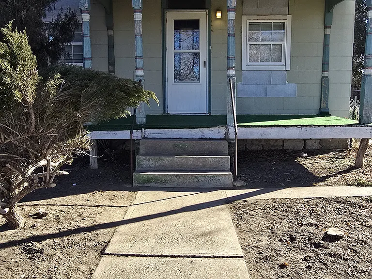 405 Lincoln Ave — Photo 3