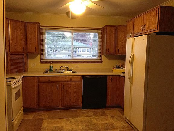 3rd image of 818 W College Ave