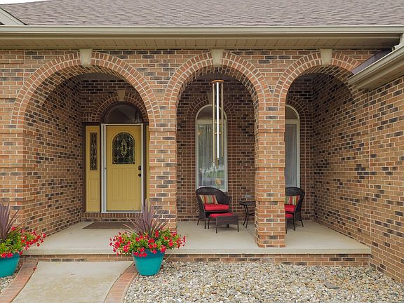 22 Castlereigh Ct-105