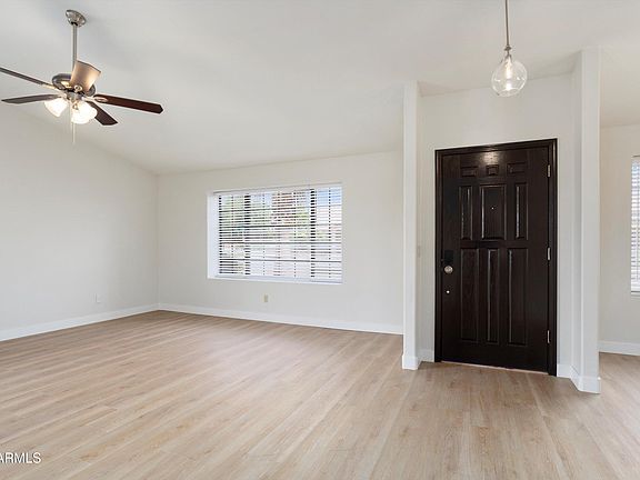 5th image of 6366 W SAINT JOHN Avenue