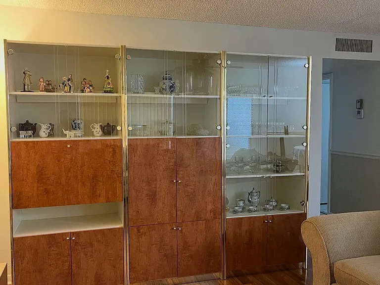 434 Normandy Ln #J — Photo 8