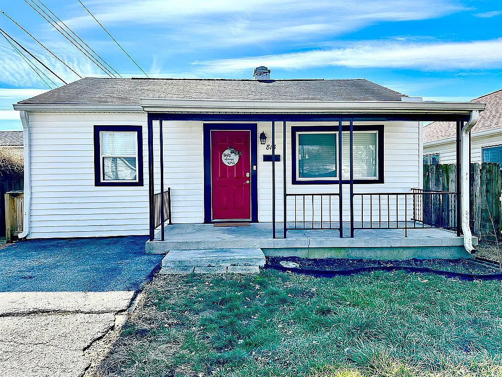 813 E Gimber St photo 1