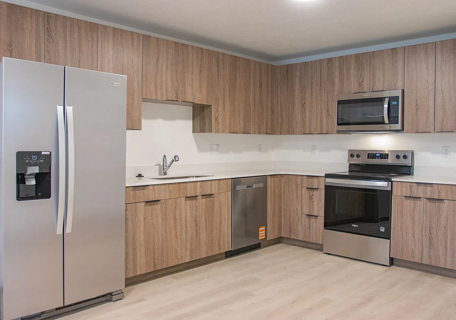 2 bed, 1080 sqft, $1,770 — Photo 2