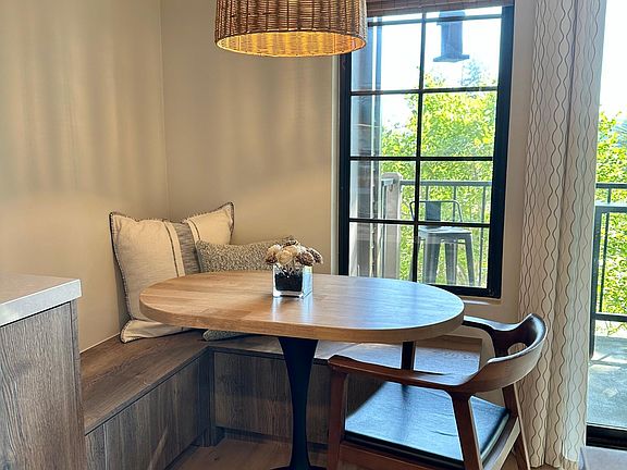 Kitchen nook