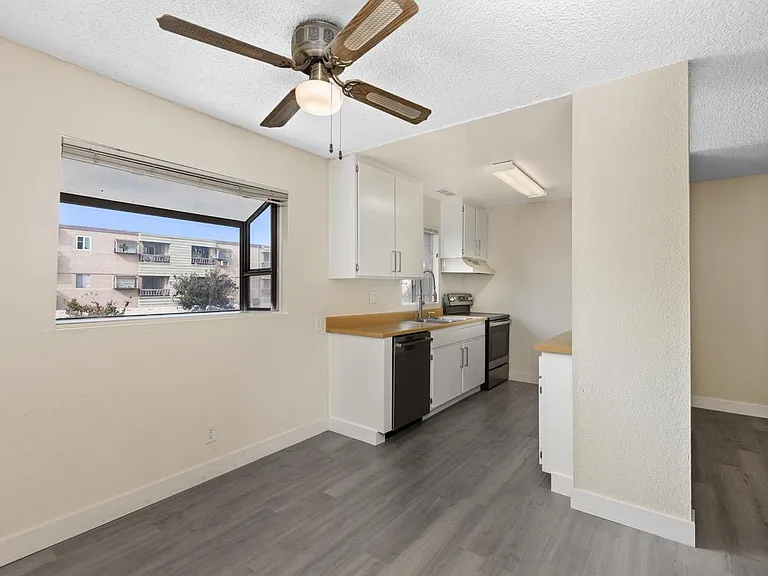 3140 Midway Dr #204 — Photo 2