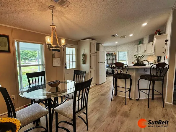 987 Robin Dr, Deland, FL 32724