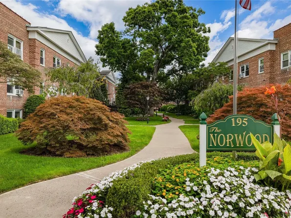 195 N Village Avenue #A-22, Rockville Centre, NY 11570