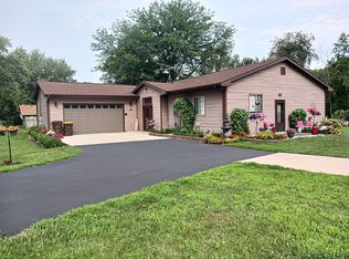 1020 Otto Rd, Machesney Park, IL 61115